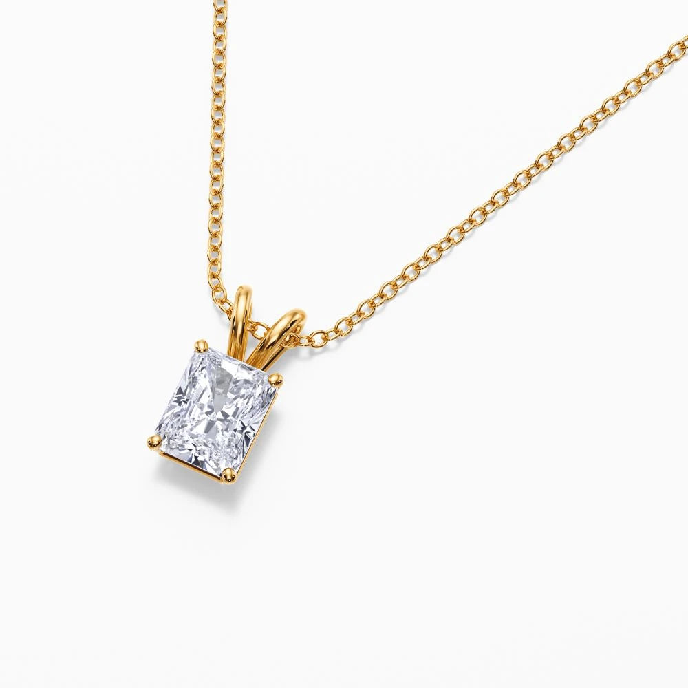 Radiant Shape Lab Grown Diamond Pendant D VVS2