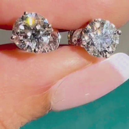 IGI Certified D VVS2 Lab Grown Diamond Round Cut Solitaire Studs